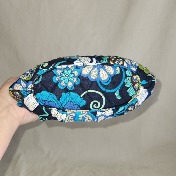 Vera Bradley "Mod Floral Blue" Patterned Bag Featured On The Hannah HandBag - Picture 2 of 10